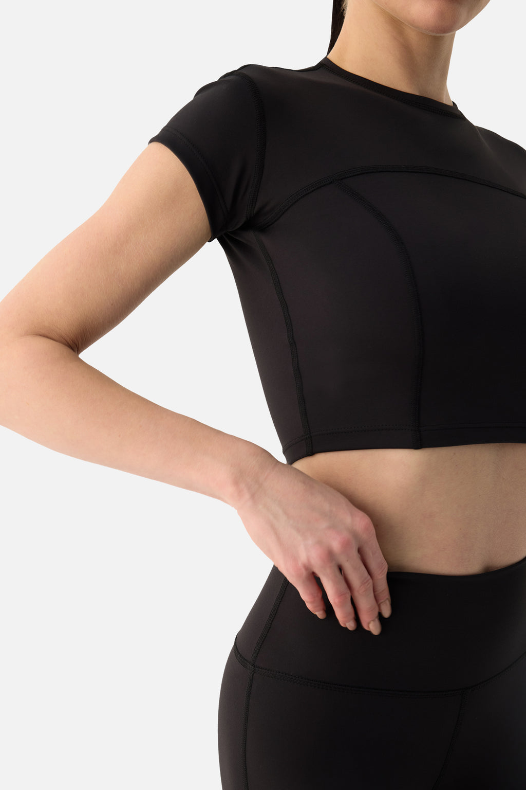 LIORA CROP BLACK
